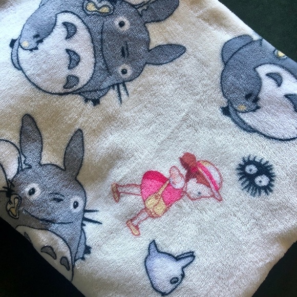 My Neighbour Totoro Throw Blanket - Picture 2 of 3